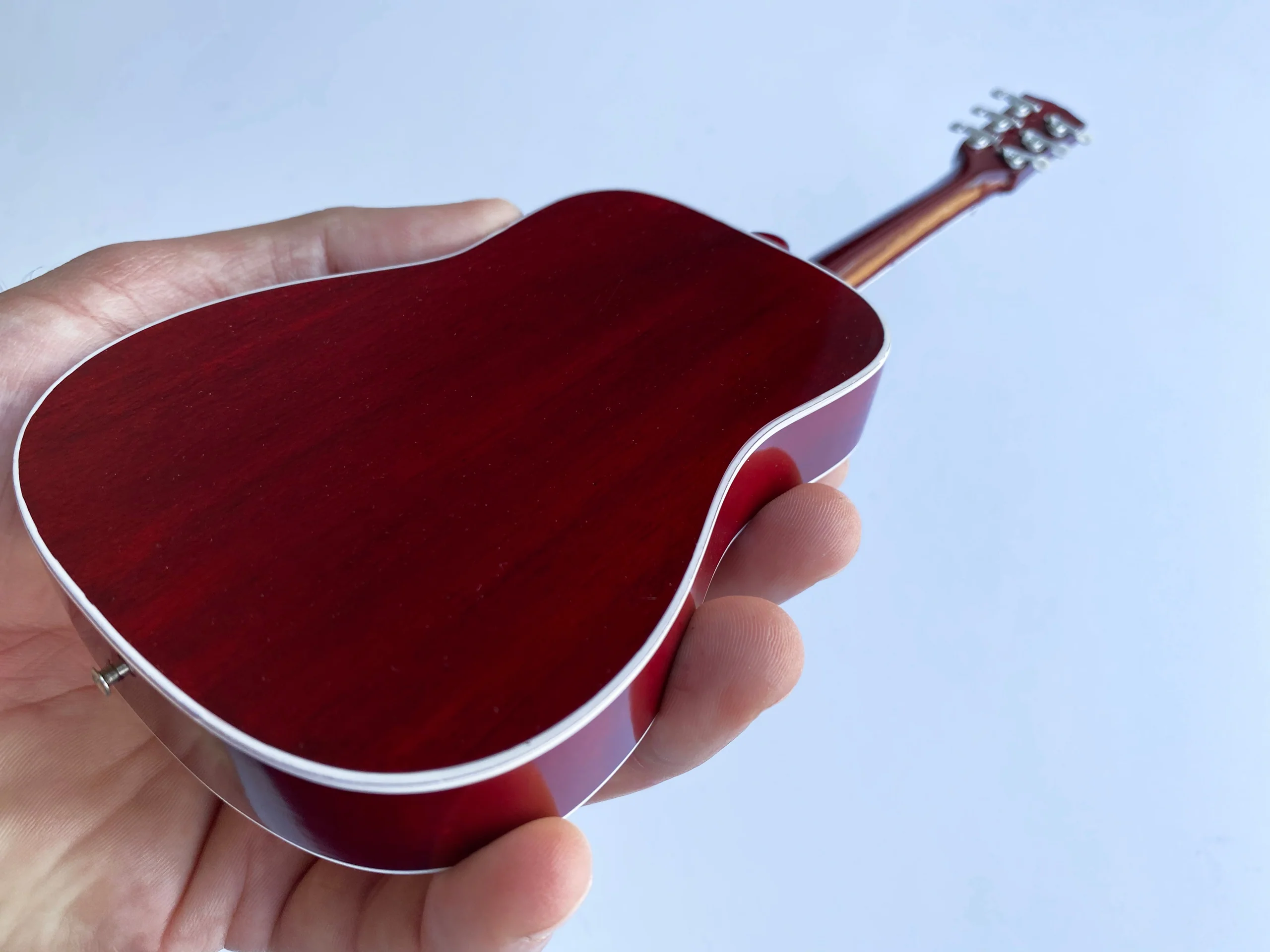 GIBSON HUMMINGBIRD VINTAGE CHERRY 1:4 SCALE MINI GUITAR MODEL