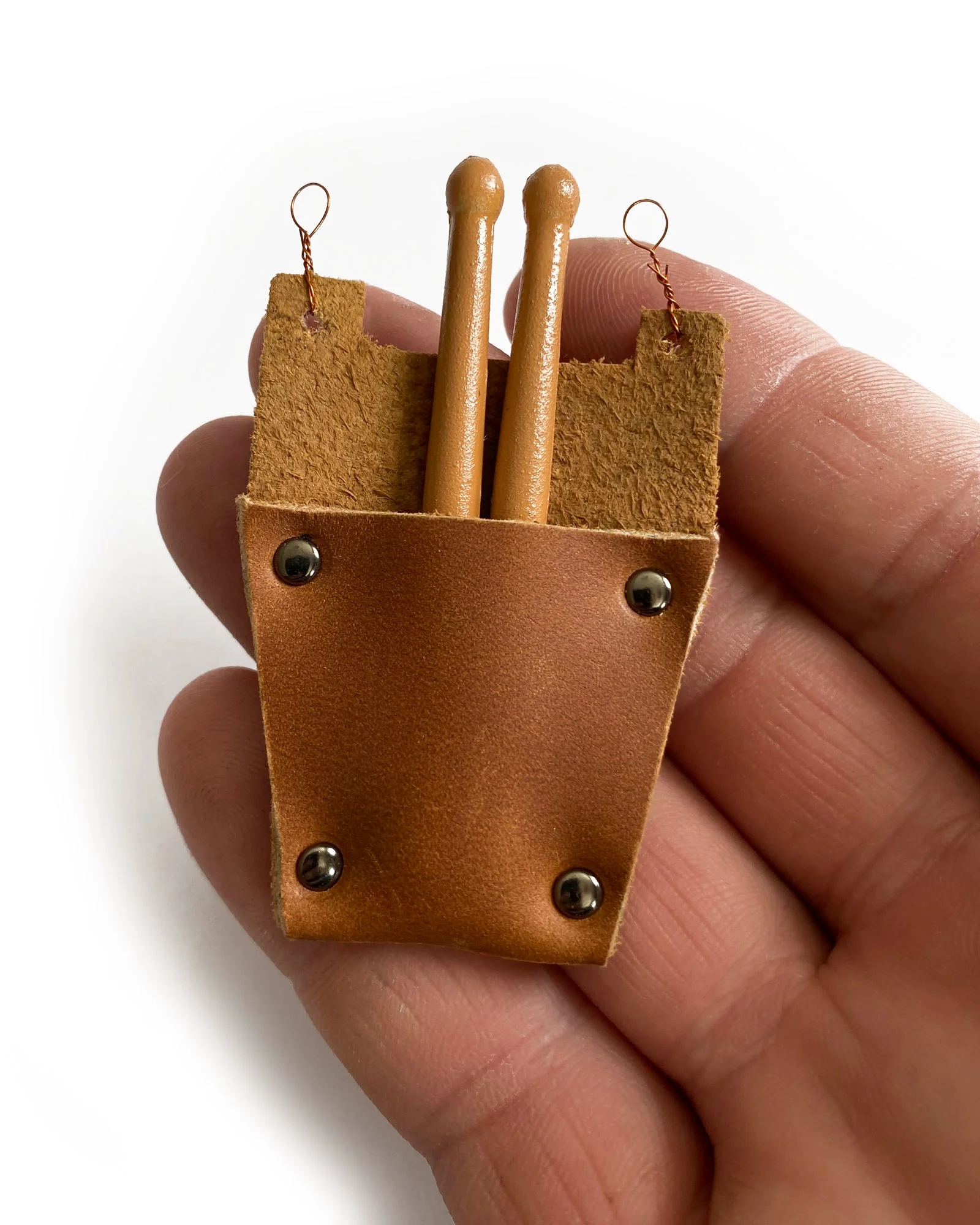 MINI LEATHER DRUMSTICK BAG & DRUMSTICKS FOR 1:4 SCALE DRUMS