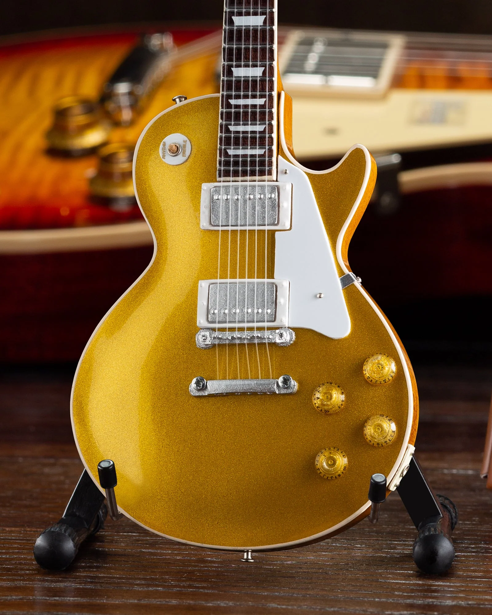 SET OF 3 CLASSIC GIBSON LES PAUL MINI GUITAR REPLICA COLLECTION - GG-001