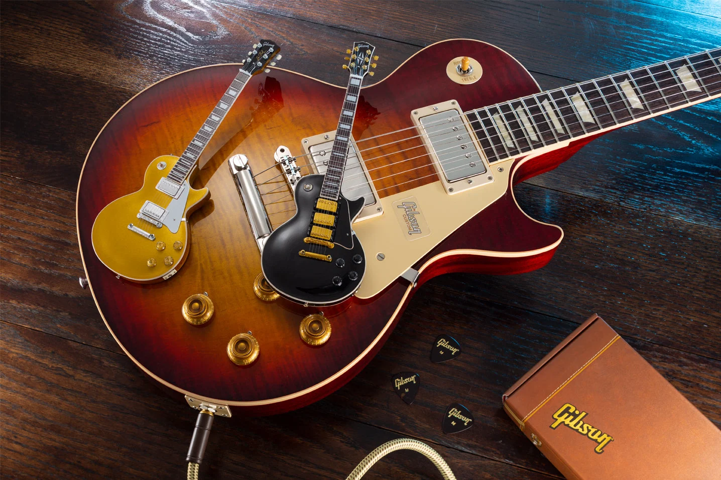 GIBSON 1957 LES PAUL GOLD TOP 1:4 SCALE MINI GUITAR MODEL