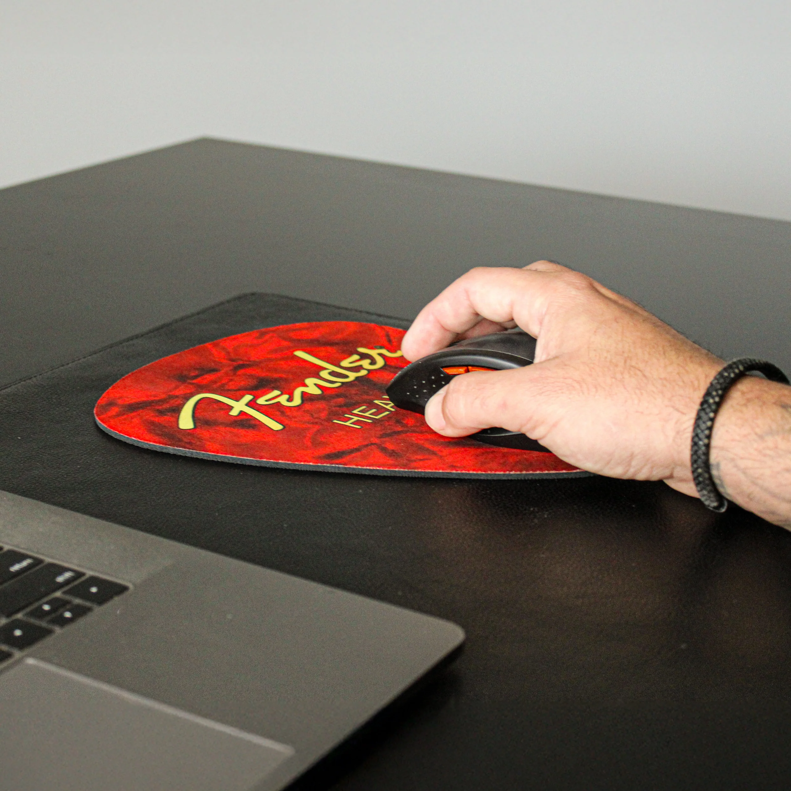 FENDER GUITAR PICK MOUSEPAD