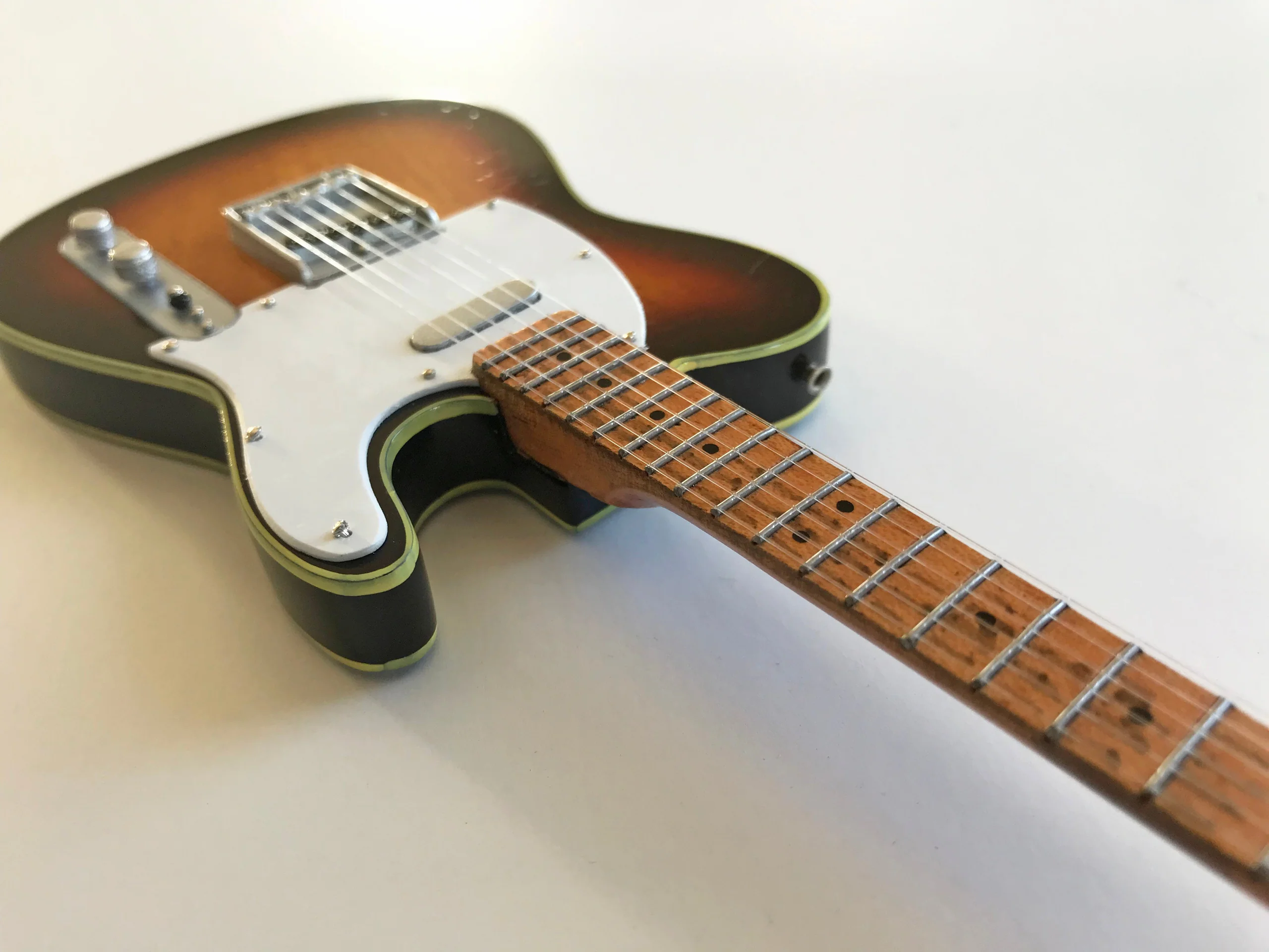 VINTAGE FENDER™ TELECASTER® MINIATURE GUITAR REPLICA - SUNBURST