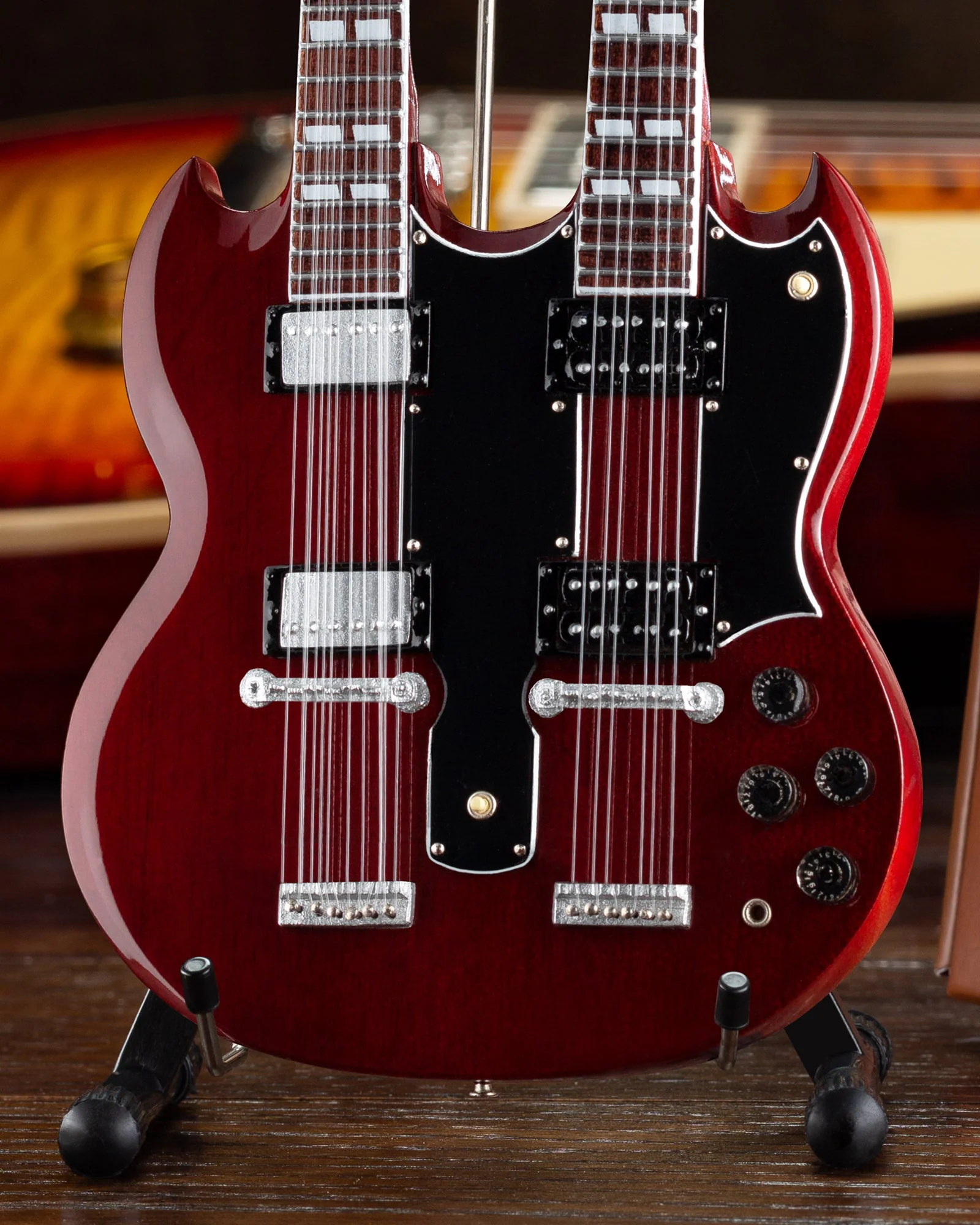 FAMOUS SET OF 2 CLASSIC GIBSON MINI GUITAR REPLICAS - GG-002